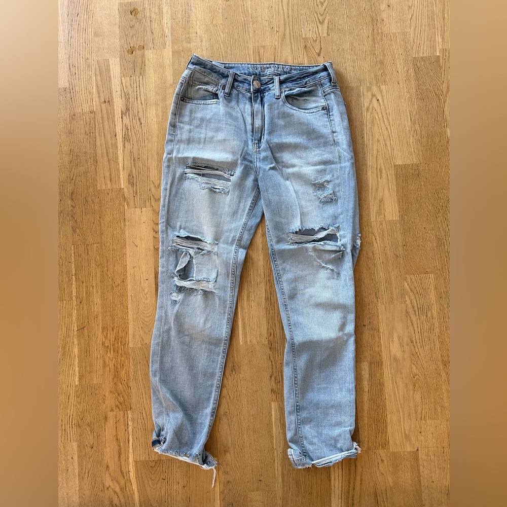 American Eagle loose fitting Xlong size 4 Jean
